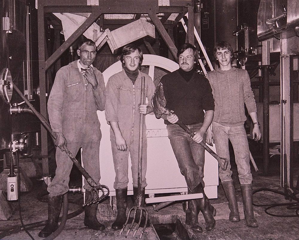 The crew during harvest at Domaine St Jean, Villecroze. Oct 1979.