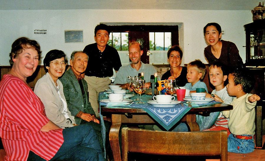 Families Pusinelli and Kusuda in 1999.
