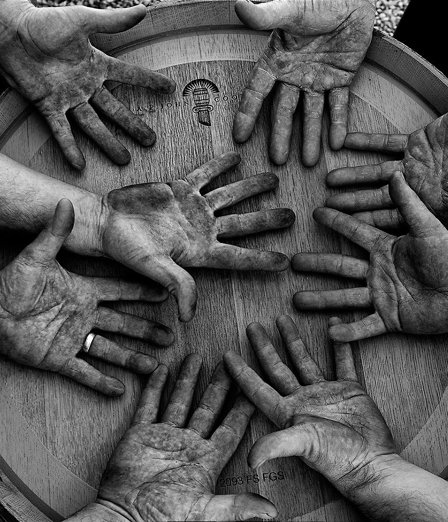 Langmeil cooper's hands : Photo © Dragan Radocaj