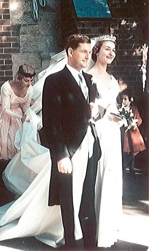 d'Arry & Pauline's Wedding Day  : 16 Aug 1958.