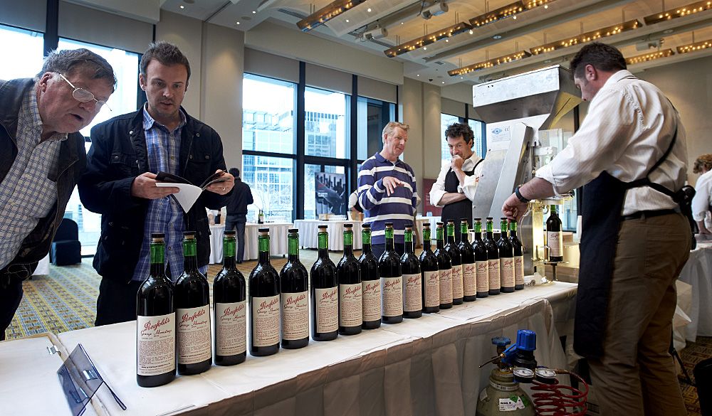 Penfolds re-corking clinic in Melbourne : Photo © Milton Wordley