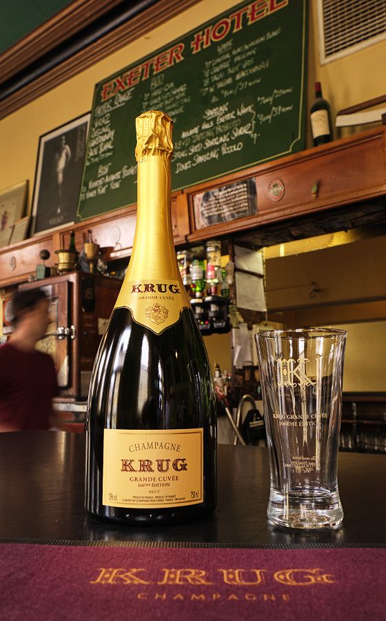 Krug and the 'Butcher' on the front bar at the Exeter : Photo © Milton Wordley.