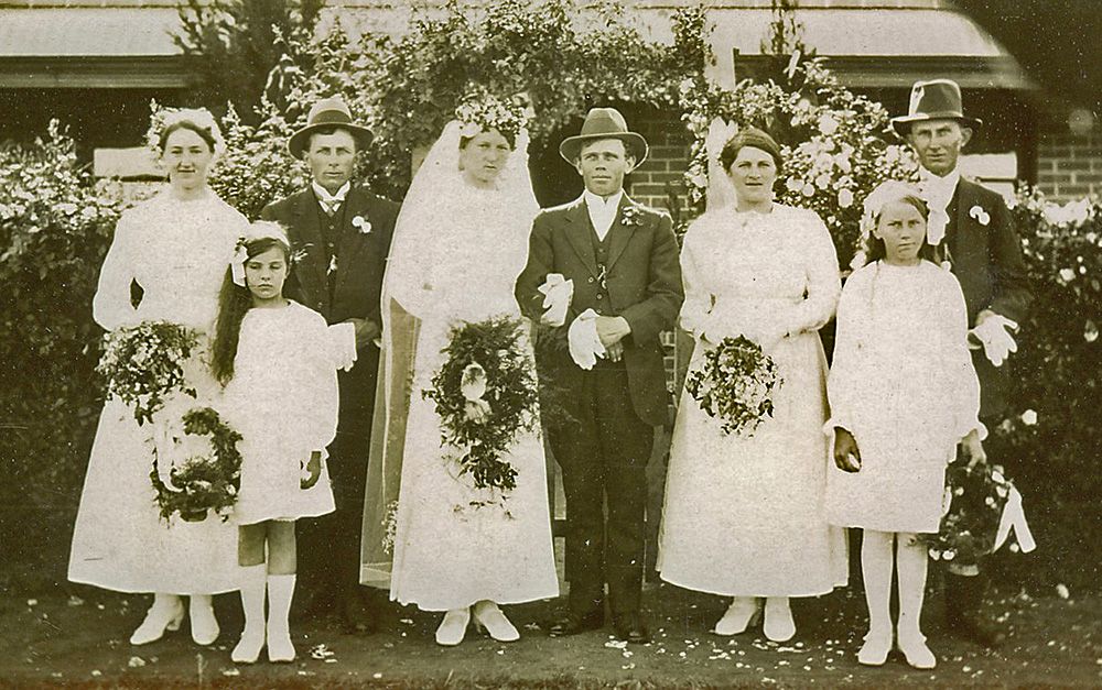 The wedding of Carl Alfred Hoffmann and Johanna Linda Braunack in Ebenezer in 1918.
